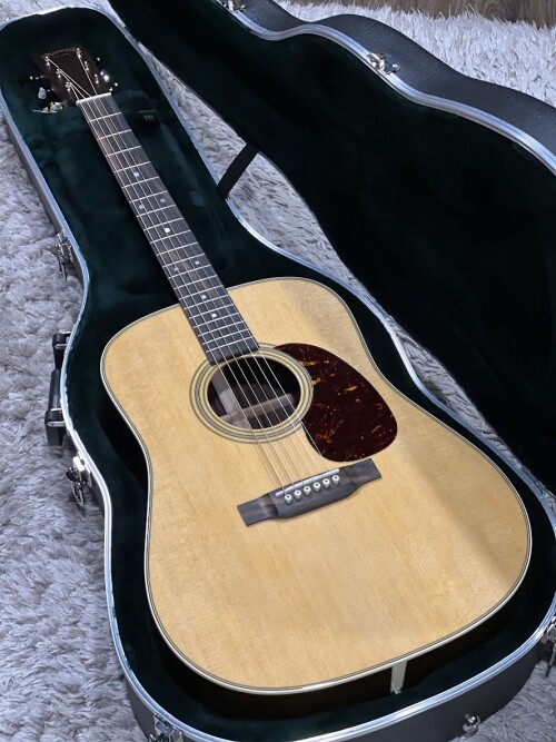 Martin D-28 Z with Fishman Infinity Matrix in Natural